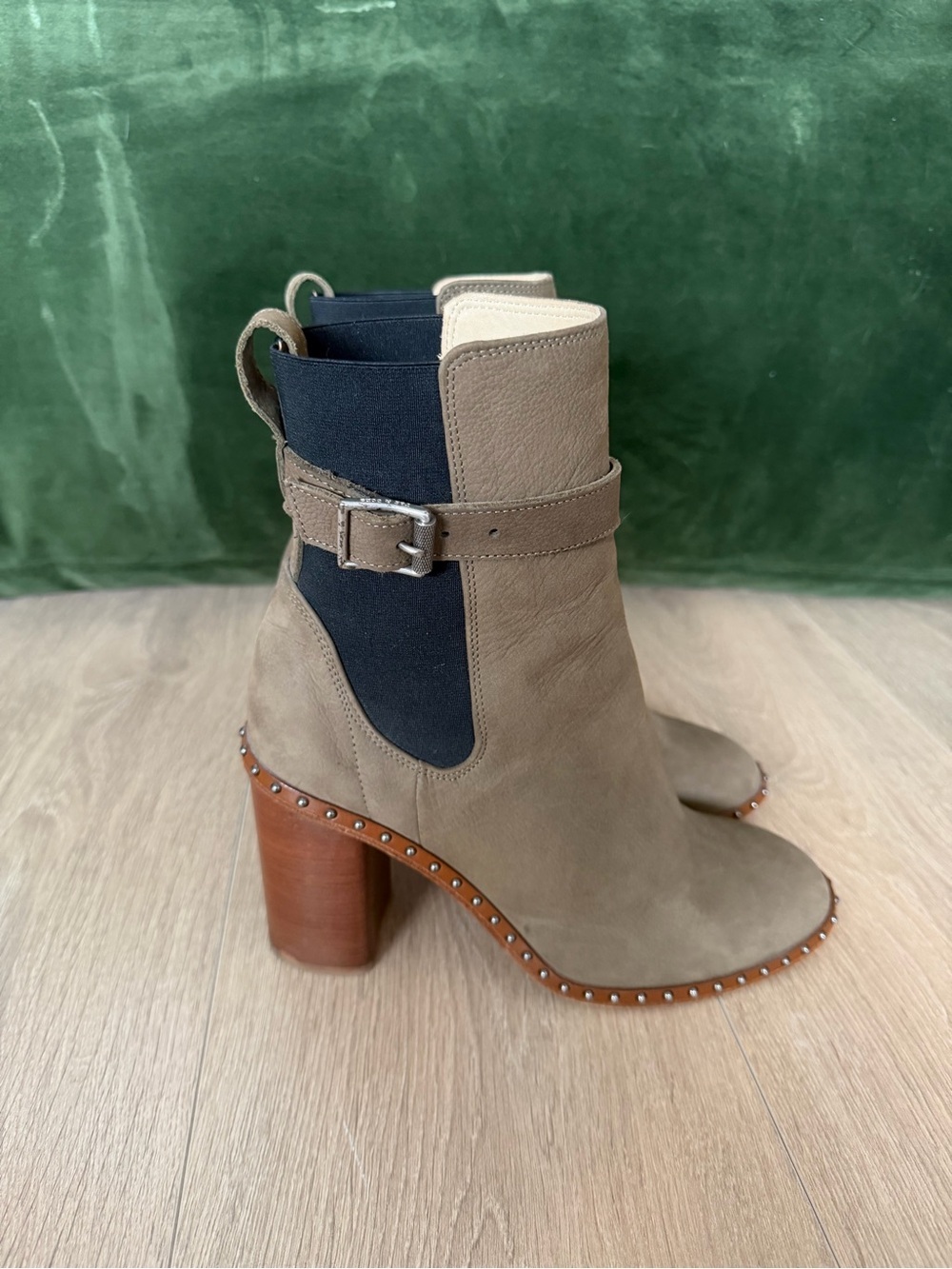 Rag & Bone Romi Leather Studded Heel Ankle Chelsea Boots - Size 8.5